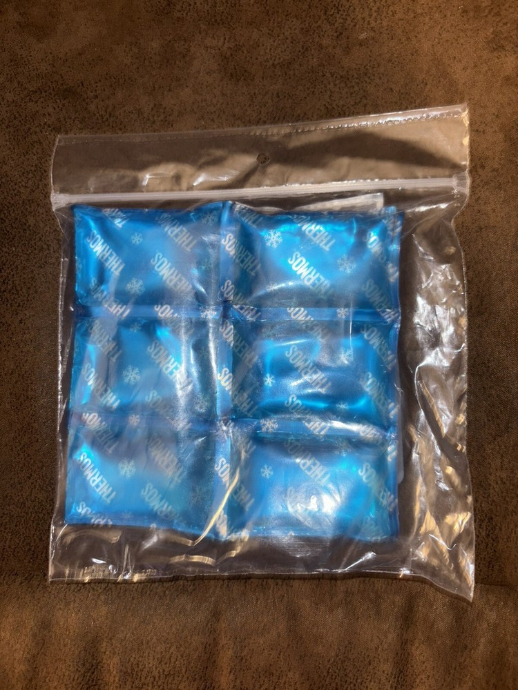 Thermos Reusable 12 Cube Ice Cube Mat