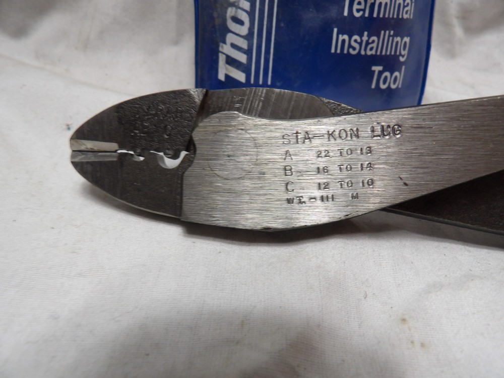 Thomas & Betts WT-111-M Sta-Kon Wire Terminal Pliers
