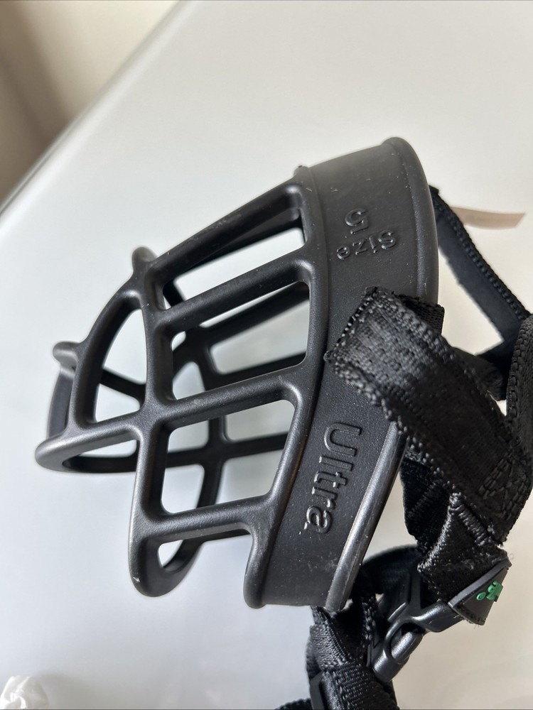 Baskerville Ultra Muzzle Black Size 5 New, Open Bag