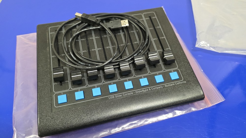 Gilderfluke USB-Slider Console