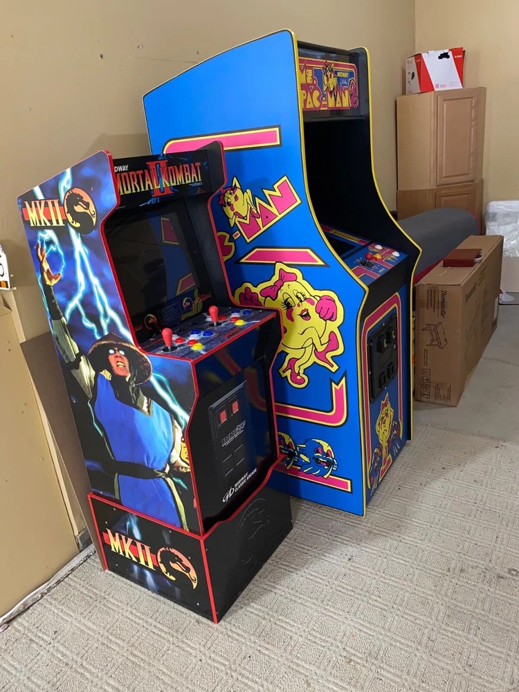 Ms PAC-MAN ARCADE MIDWAY COIN MACHINE