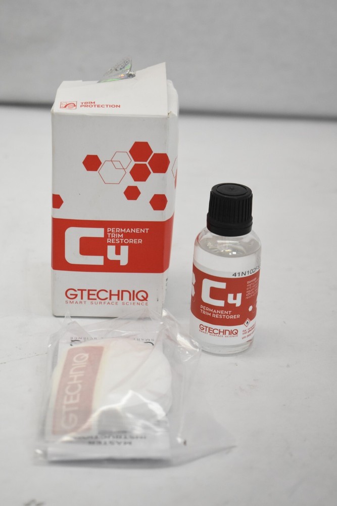 Gtechniq Smart Surface Science C4 Permanent Trim Restorer 30mL Trim Protection