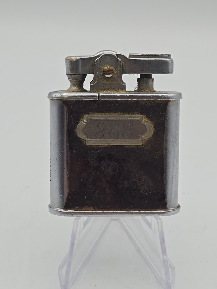 VINTAGE RONSON WHIRLWIND LIGHTER WITH INITIALS J.E.S ON THE FRONT