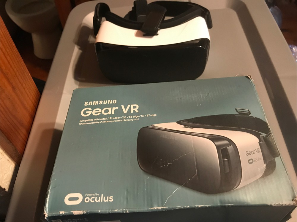 Un -Tested. Samsung Gear VR Oculus Virtual Reality Headset