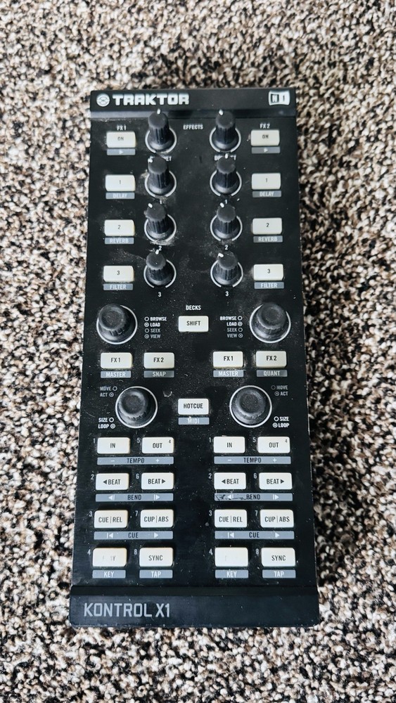 Traktor Kontrol X1 Single Deck DJ Controller 2-Deck 2-Channel USB Powered Black