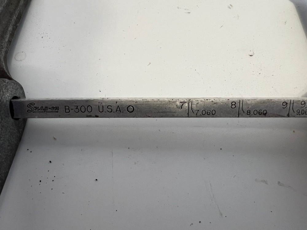 Snap-on B-300 Caliper Tool Measures 7.060 - 18.080