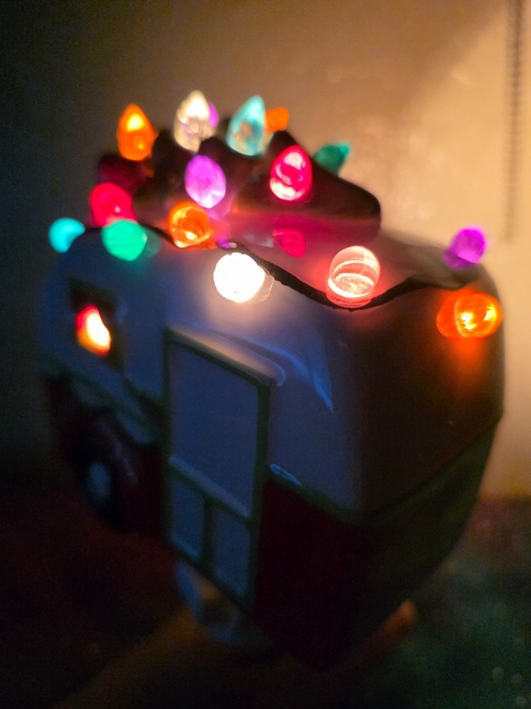 New Christmas CERAMIC RETRO TRAILER CAMPER WITH TREE NIGHT LIGHT