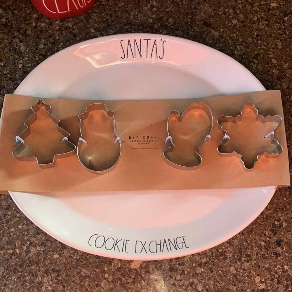 Rae Dunn cookie platter and mug set