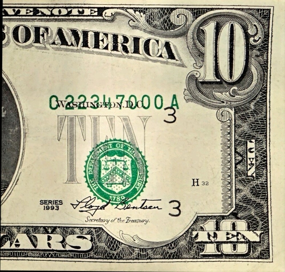$10 1993 FRN Offset Misalignment Error Green Seal / Serial Number Currency Note