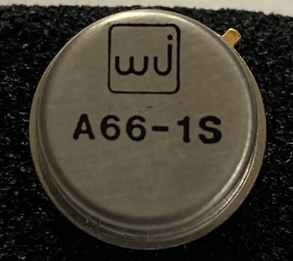 Watkins-Johnson W-J A66–1S RF Amplifier