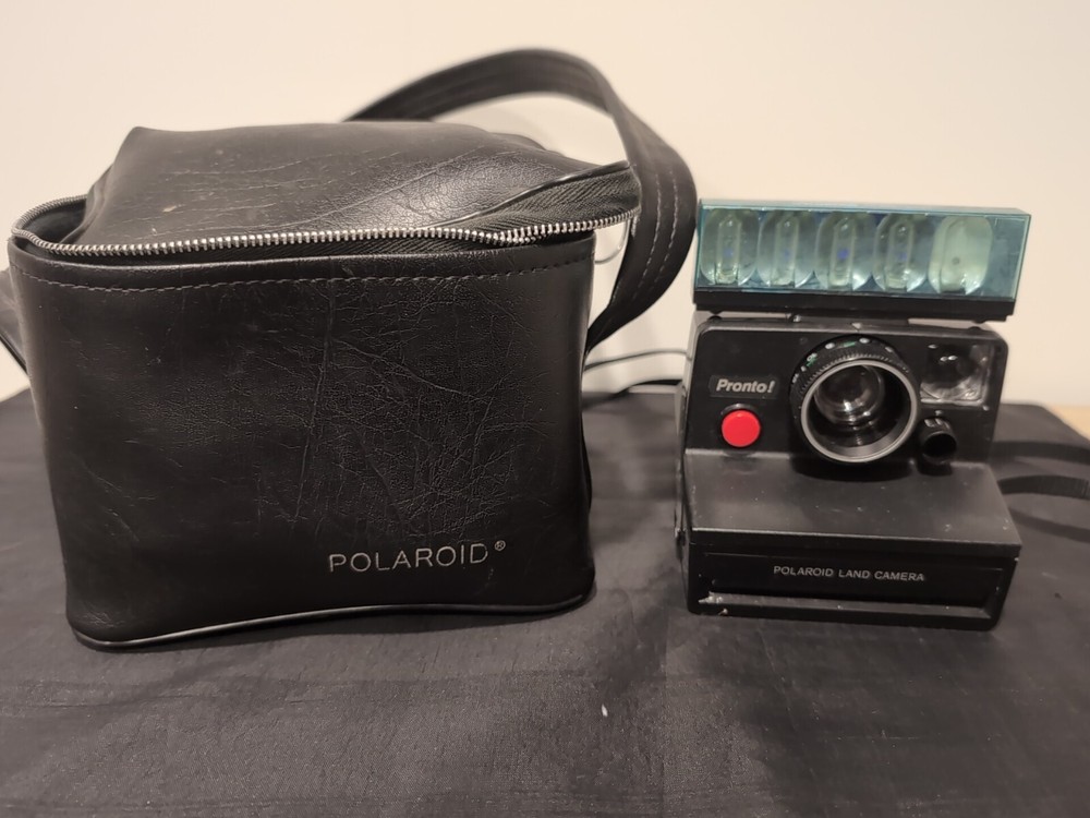 Polaroid Land Camera Pronto! B with case