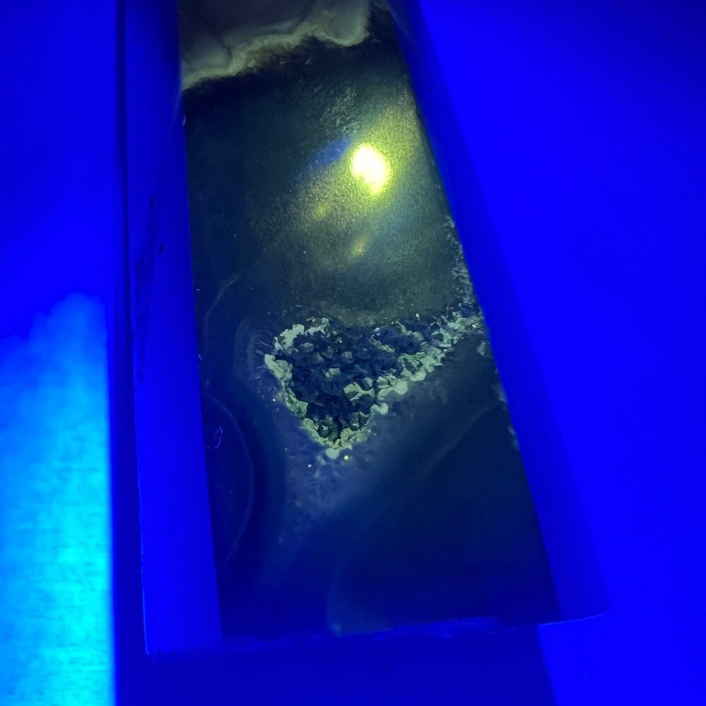 Volcano Agate Tower UV Reactive (#1)