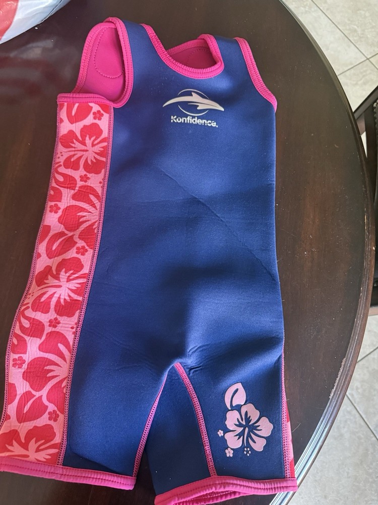 Konfidence Warma Wetsuit size 4-5 years