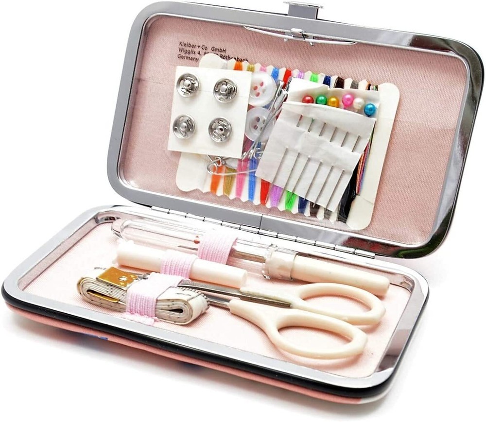 930-41 Travel Sewing Set With Needle And Thread