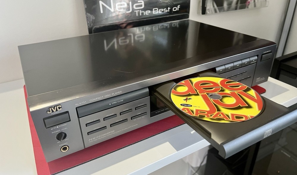 JVC XL-V151 Single Compact Disc Player, Serviced