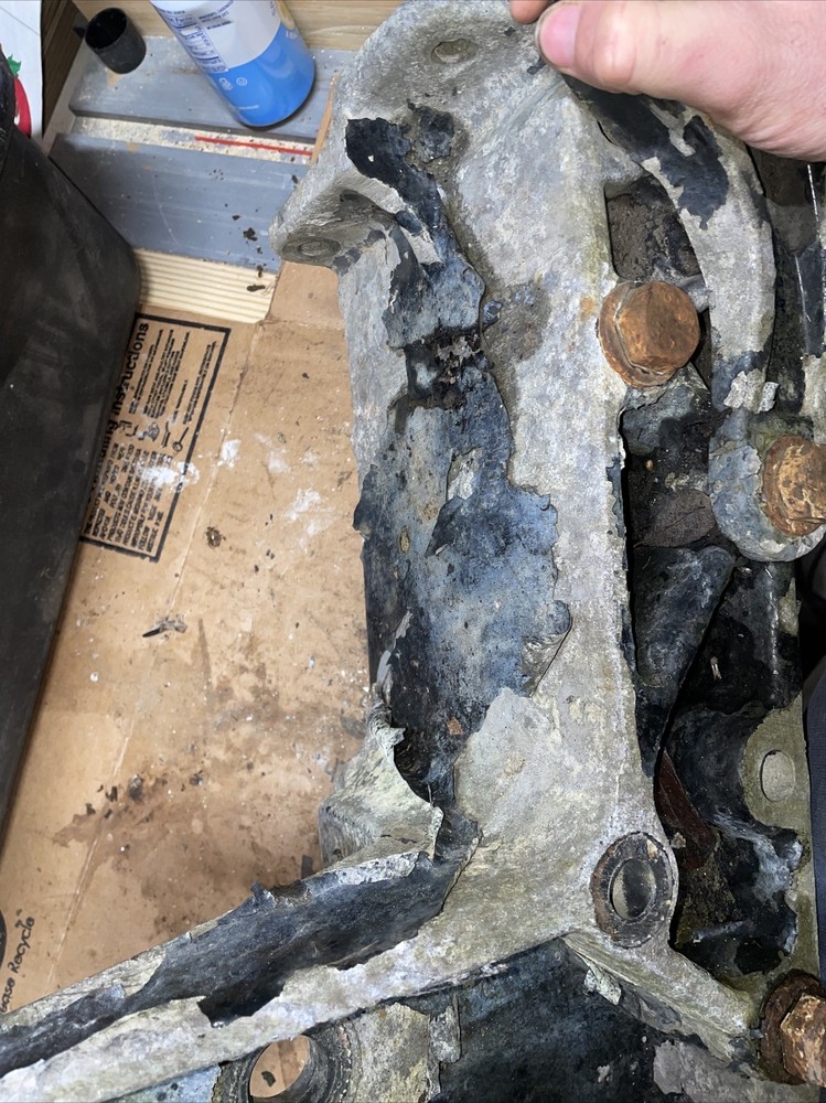 PETERBILT 379 BRACKET-FRONT SPRING DRIVE 02-02516R