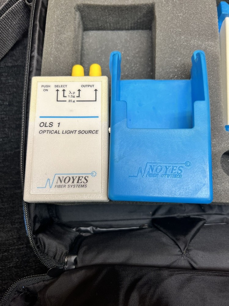 Noyes Optical Power Meter with Blue Case, and optical light source w/ carry bag!