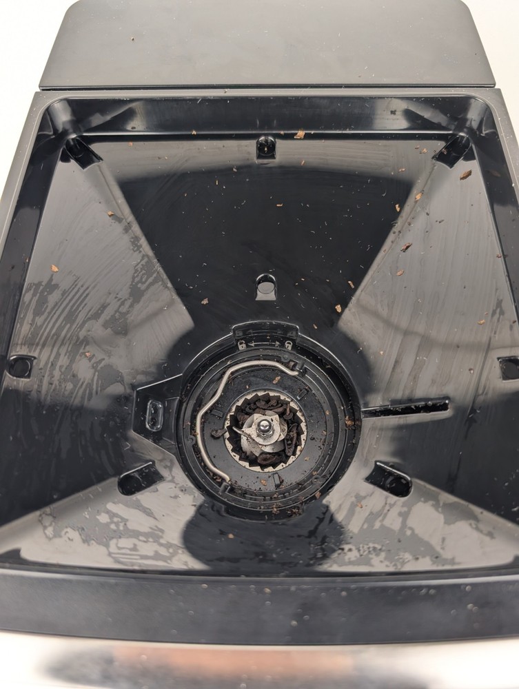 Cuisinart Custom Grind & Brew Single-Cup Coffee Maker DGB-30