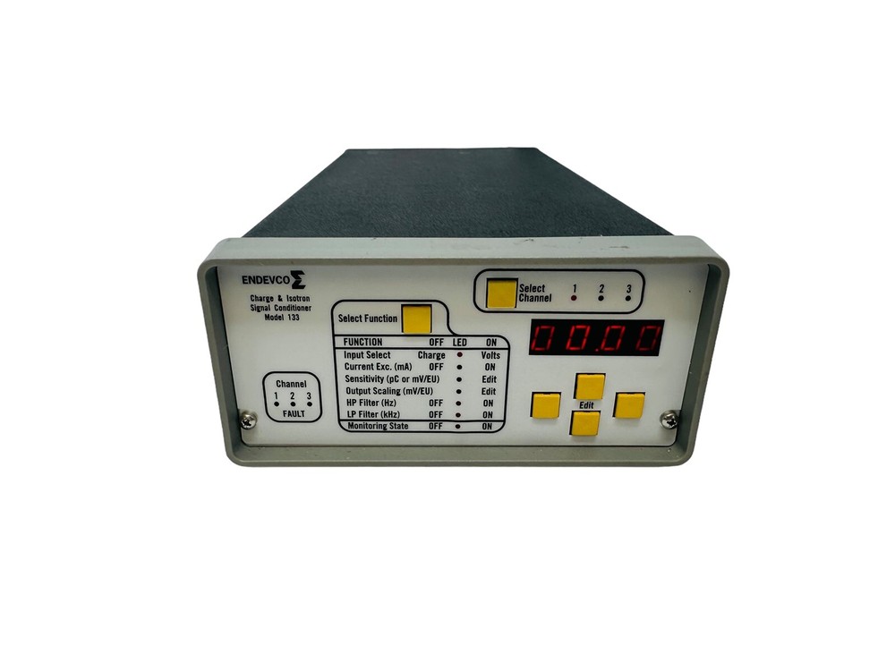 ENDEVCO MODEL 133 CHARGE & ISOTRON SIGNAL CONDITIONER