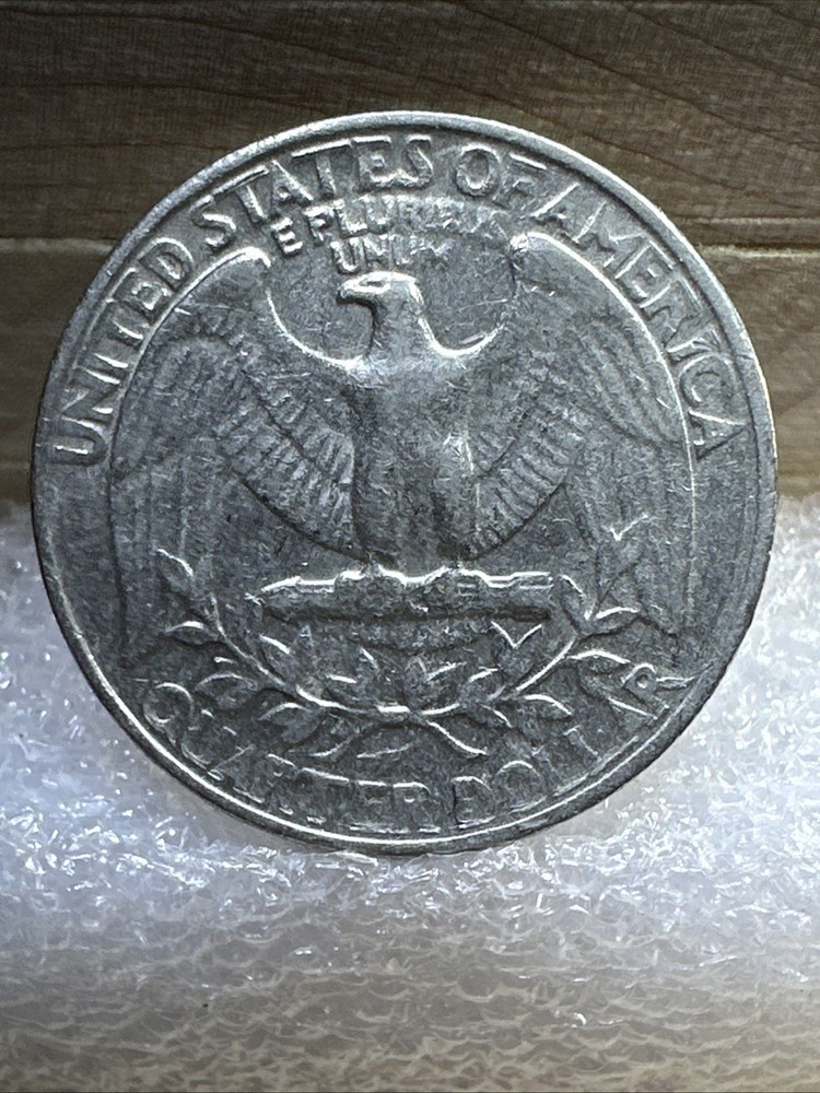 1984 P Quarter Reverse Major Grease Strike Through Error, Slightly Tilted