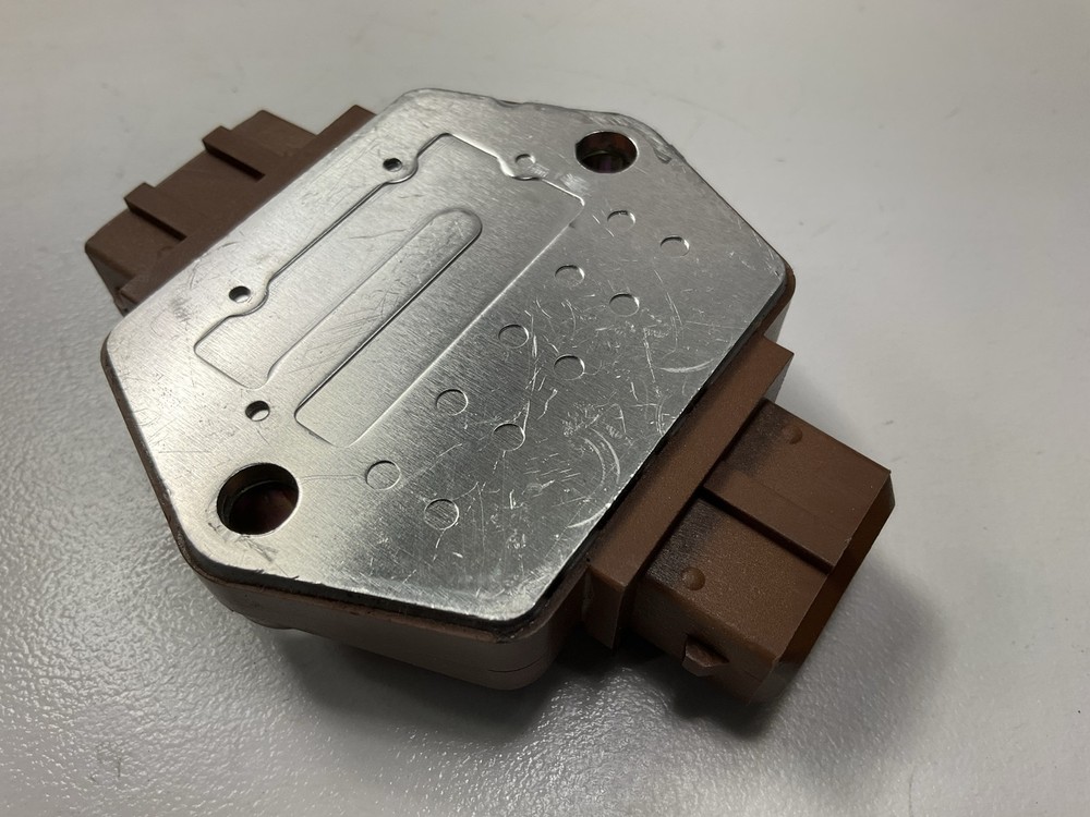 Beru 0040401027 / ZM027 Ignition Control Module
