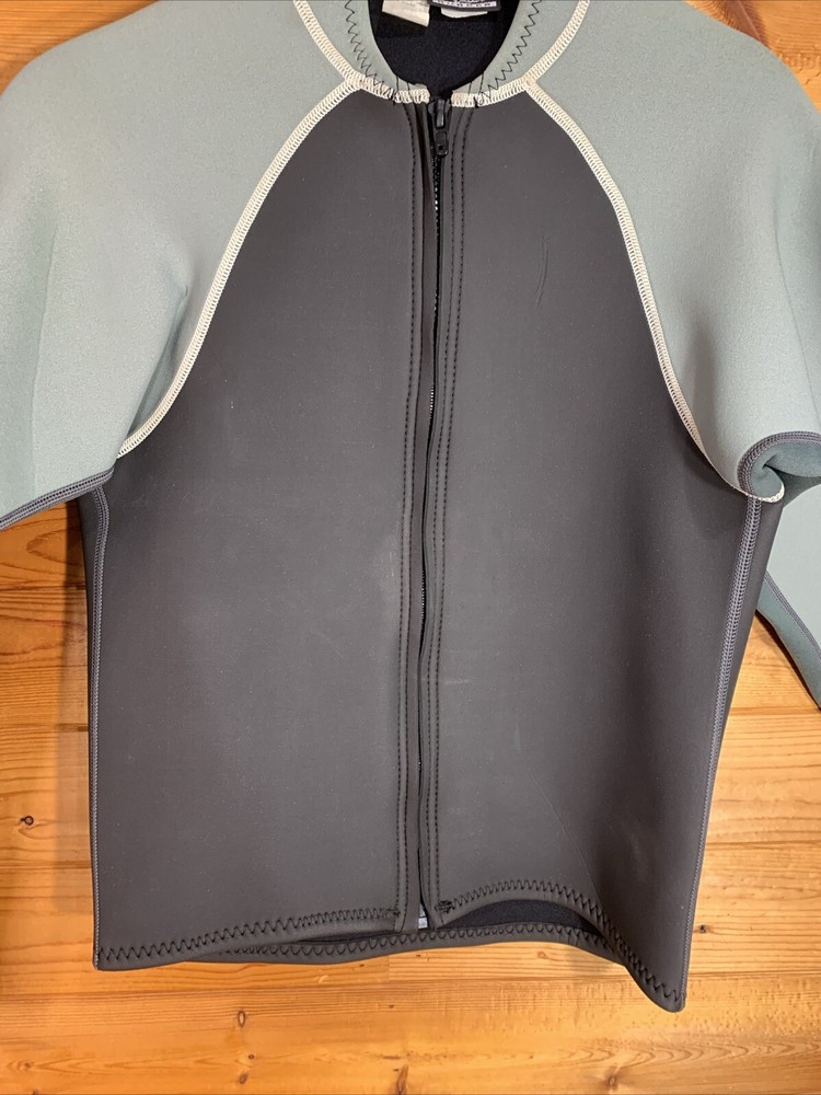 Jet Pilot Wetsuit Top Size Men’s Size Medium Black And Gray EUC