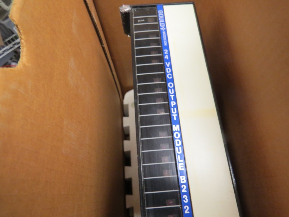 Gould Modicon 24 VDC Output Module Board B232-501