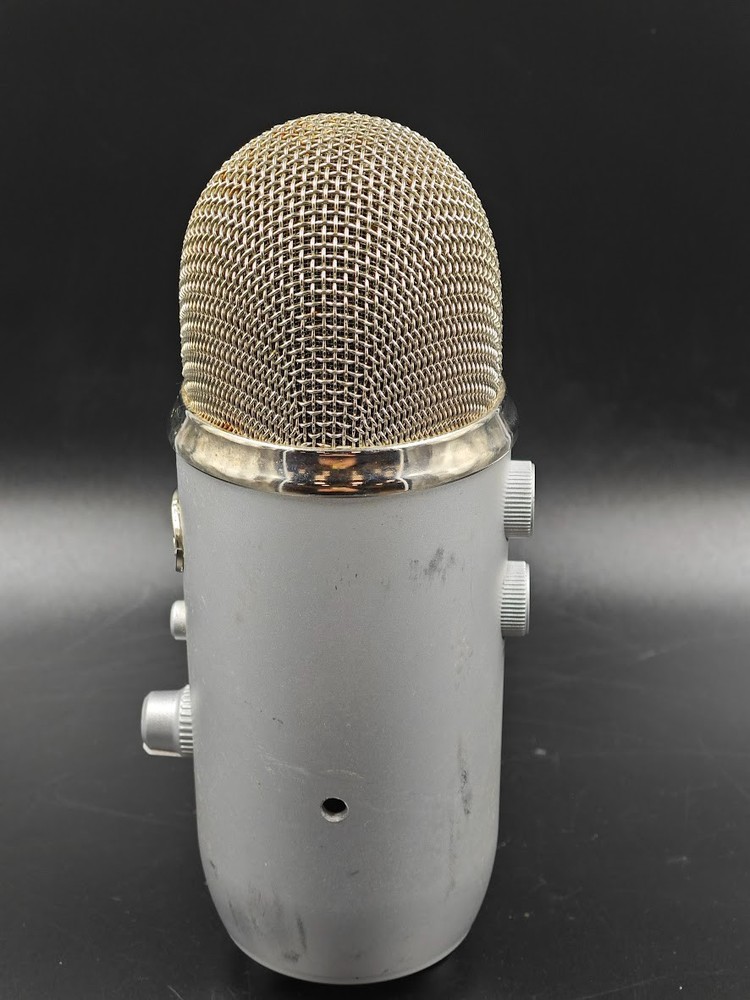 Blue Yeti USB Microphone 5.0V 500mA Silver Used Working