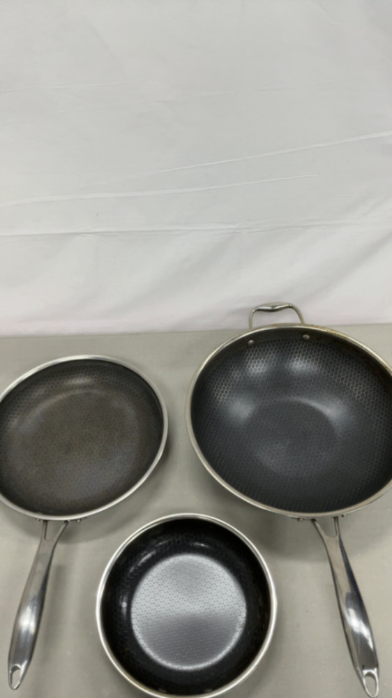 Hexclad 3 Pc Pan Set with Lids