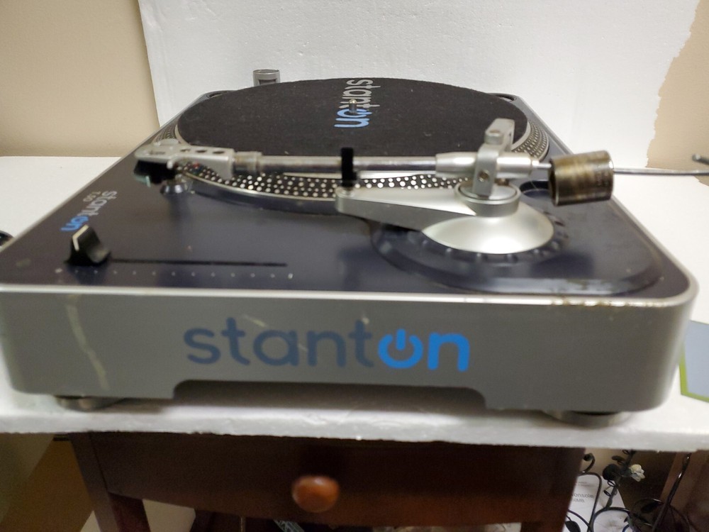 Stanton T50X DJ Turntable *MISSING PIECES*