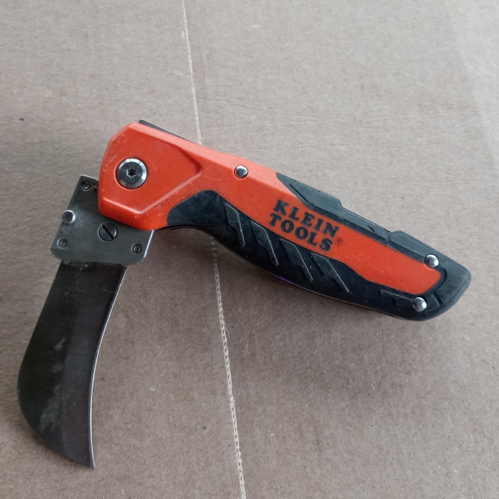 Klein Tools 44218 Cable Skinning Utility Knife Orange Changeable Blade