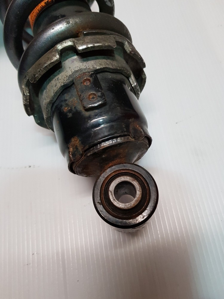Suzuki gsr750 shock absorber