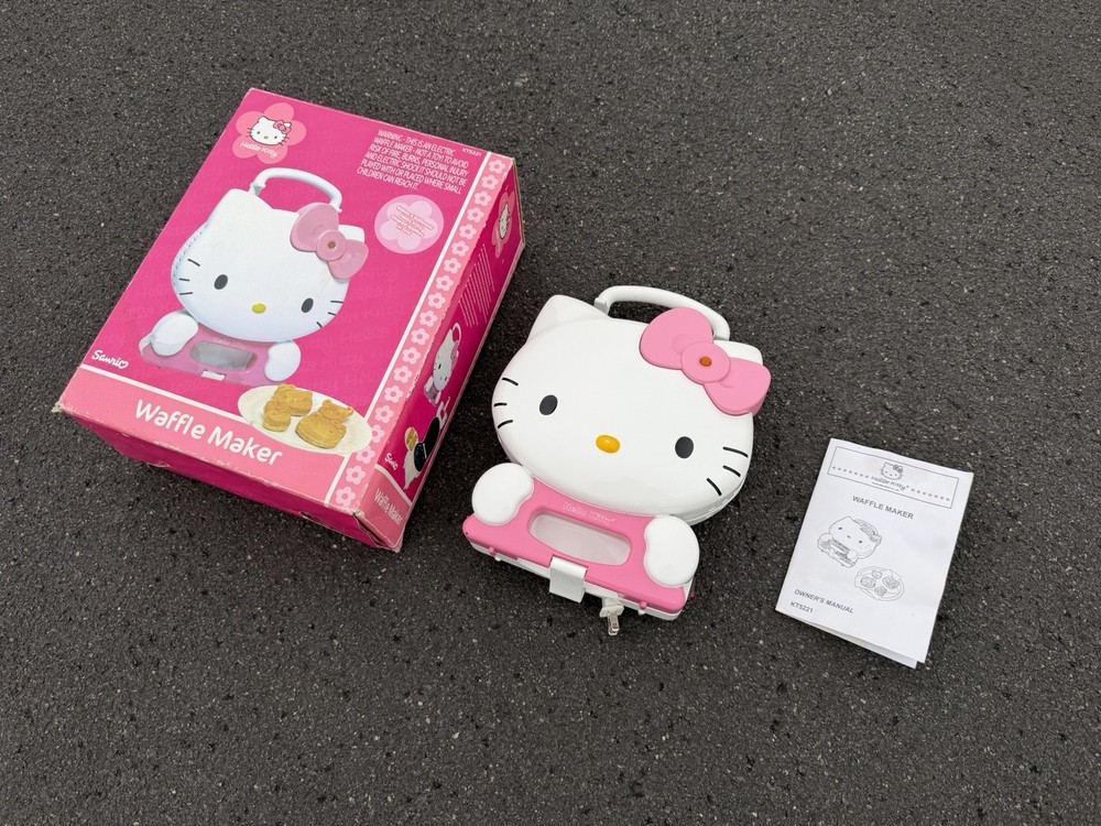 Hello Kitty Waffle Maker KT5221 Sanrio 2004 Tested Works