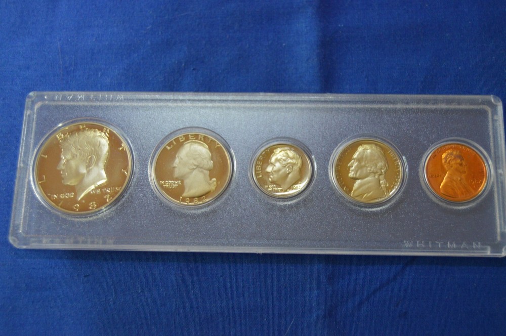 1982 Birth Year Set   Includes Kennedy Half Dollar  82-4