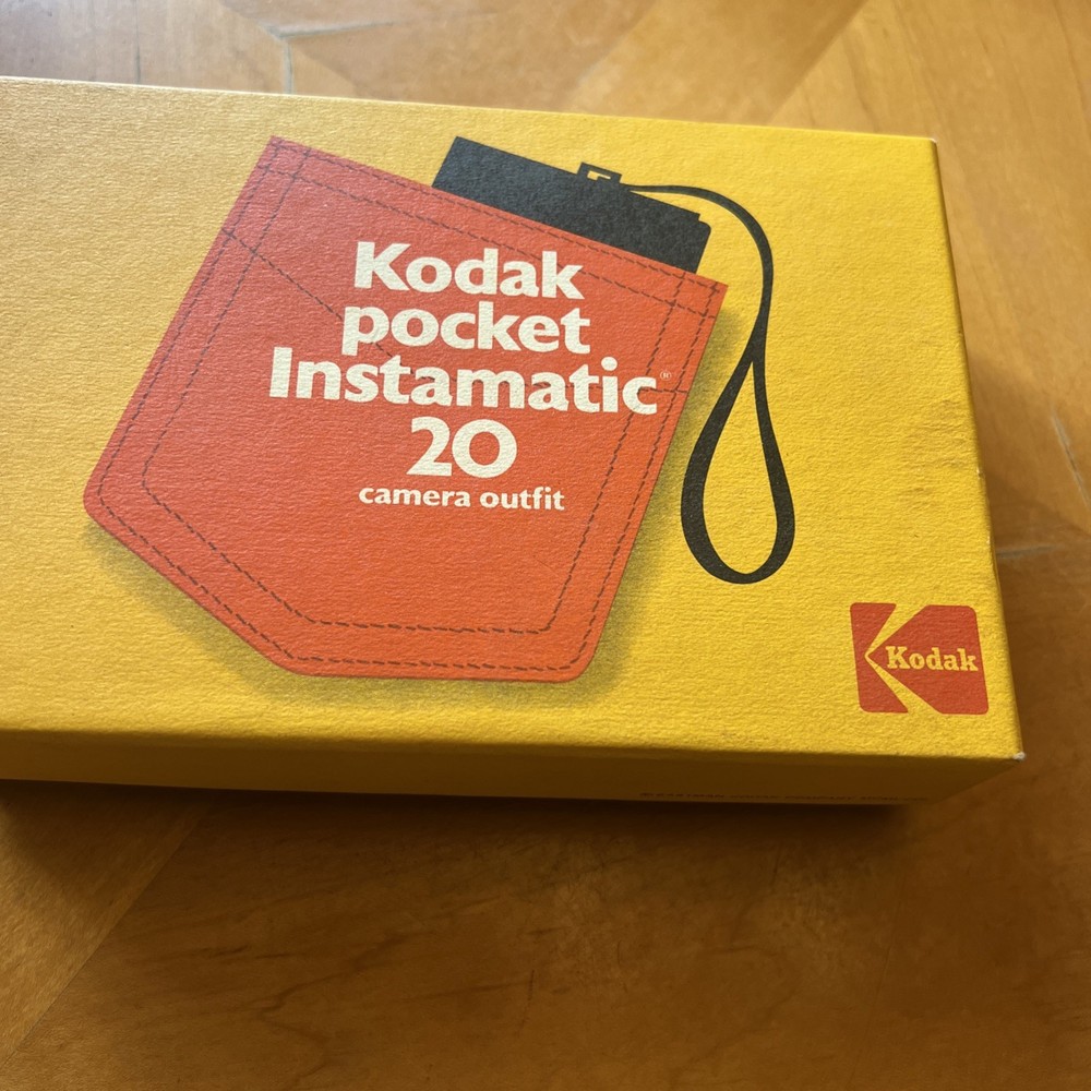 Kodak Pocket Instamatic 20 Camera W/ Box-Manual-Flash Cube *Pre-Owned*