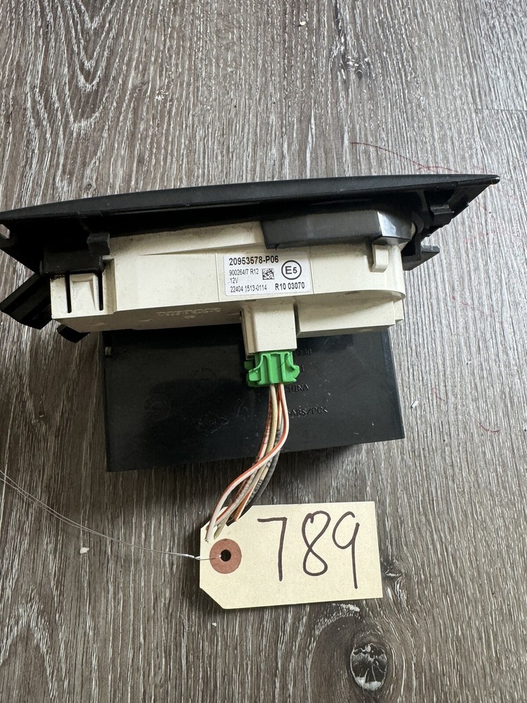 VOLVO HEADLIGHT CONTROL SWITCH - P/B: 20953578-P06