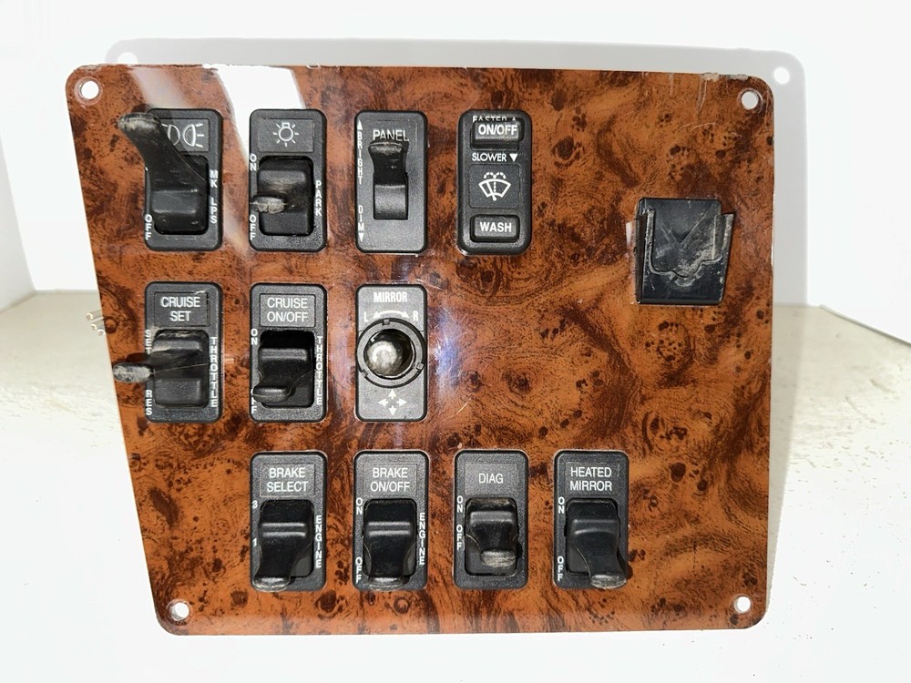 2005 International 9400 SWITCH Dash Panel - Used