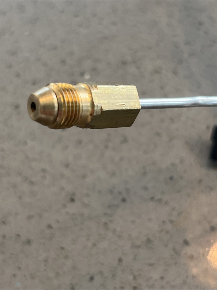 ￼ 233–4 8999–05A￼Pilot Assembly ￼