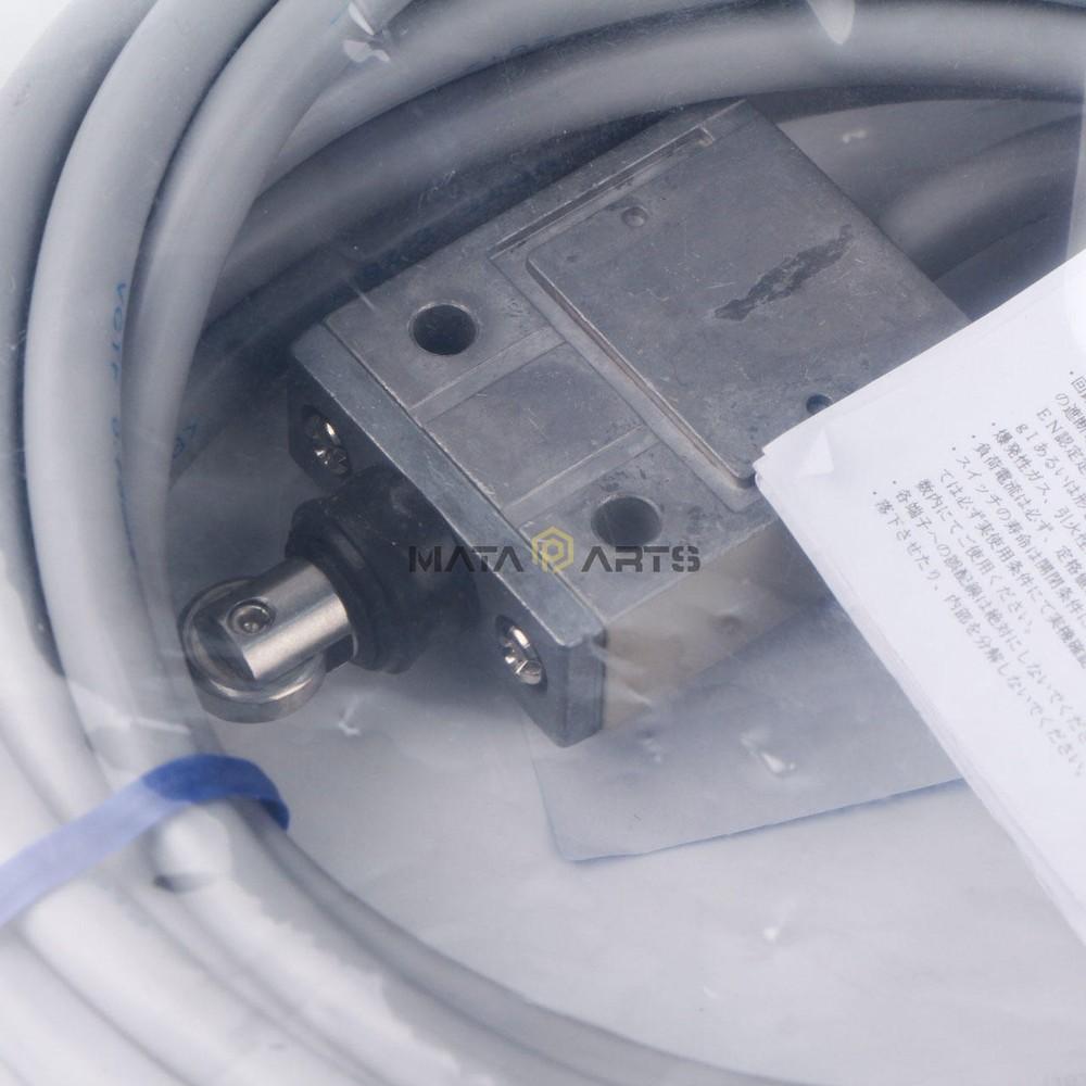 Omron-D4C-4332 D4C4332 Limit Switch Brand New