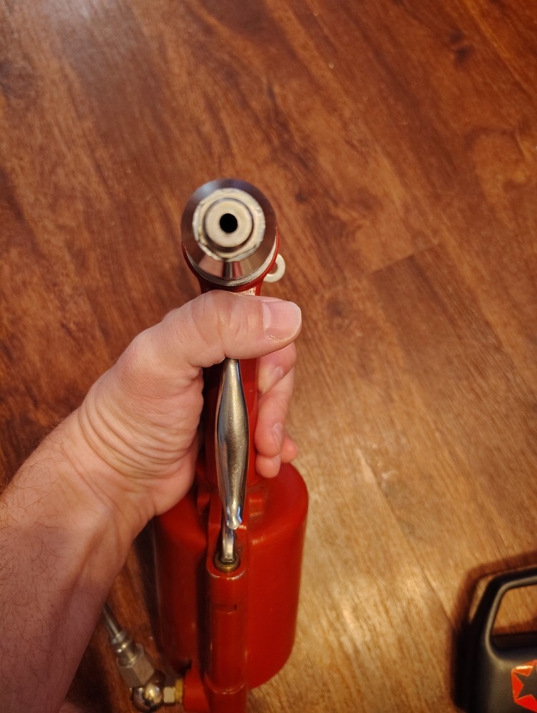 Pneumatic Air-Hydraulic Riveter