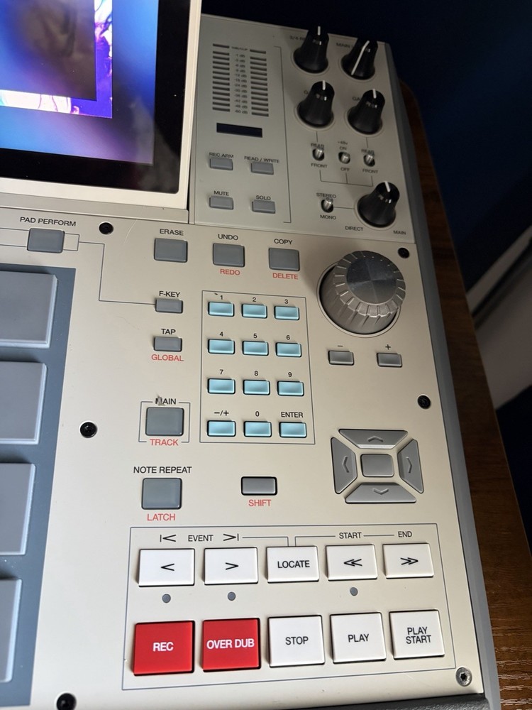 AKAI MPC X SE Professional Standalone Sampler & Sequencer Special edition