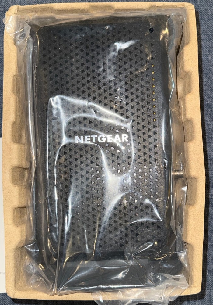 NETGEAR NIGHTHAWK CM1200 Multi-Gig Speed Cable Modem open box