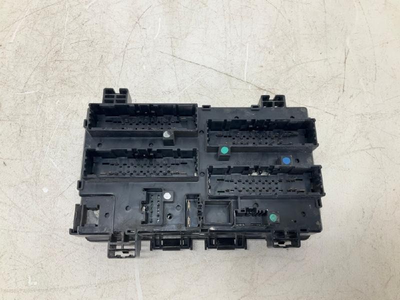 2013-2014 Dodge Ram 1500 Engine Fuse Box Assembly OEM