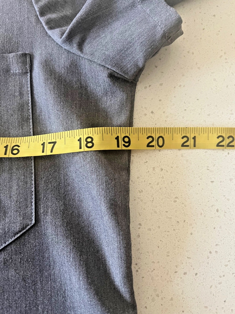 FIGS Technical Collection Uniform Scrubs Top Small Women's Single Front Pocket