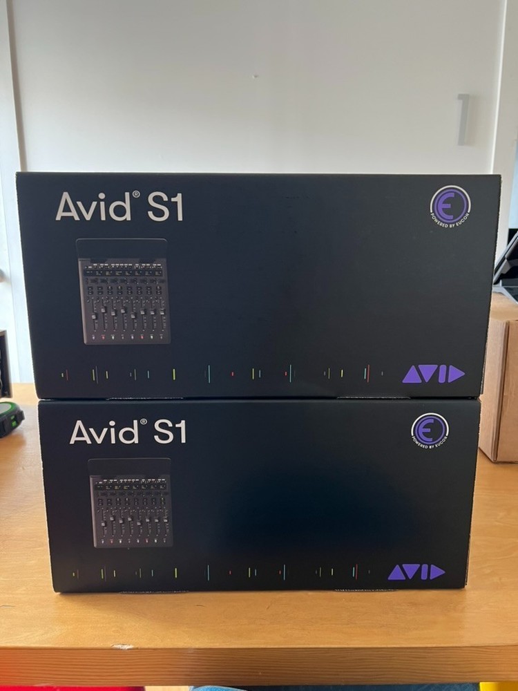 Avid S1 Professional Studio Control Surface - Compact, Integrated, Mixing System