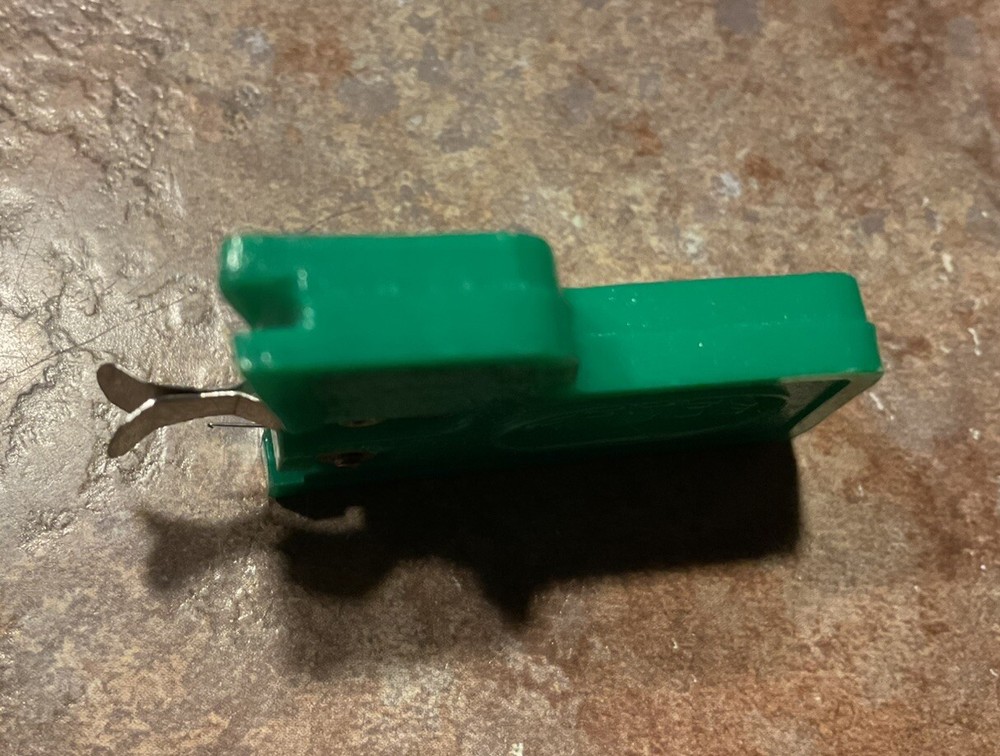 Vintage ARDEE needle threader used