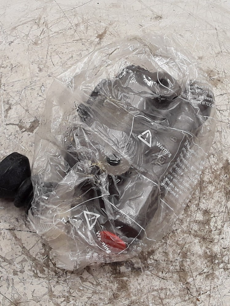 Yale 520045895 Master Cylinder