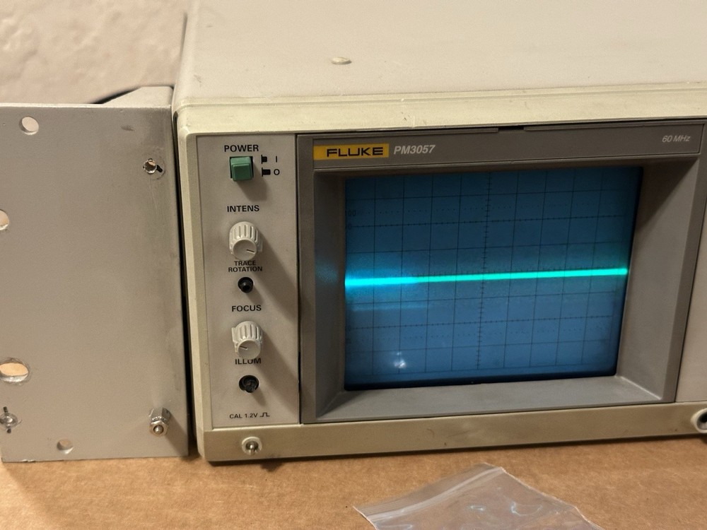 FLUKE PM3057 Combiscope Analog Oscilloscope 60MHz - POWERS UP, UNTESTED