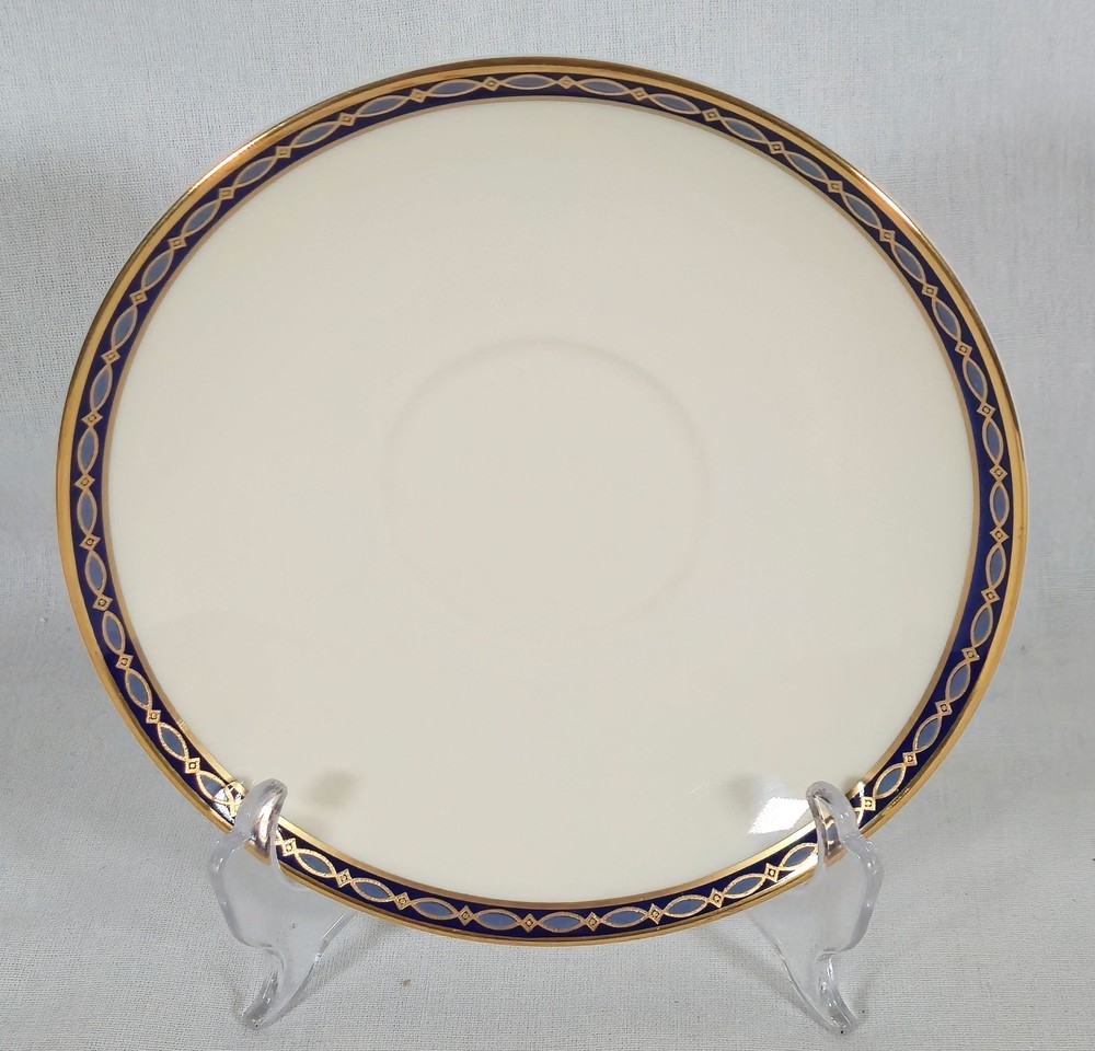 VINTAGE RETIRED MINTON BONE CHINA ST. JAMES PATTERN 5-PIECE PLACE SETTING NEW