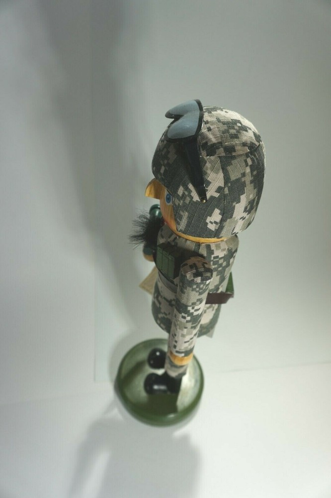 Wooden Limited Edition Nutcracker 14" Solder 2009 Target Brands